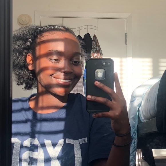 Meet your Posher, Emerance - Picture 1 of 1